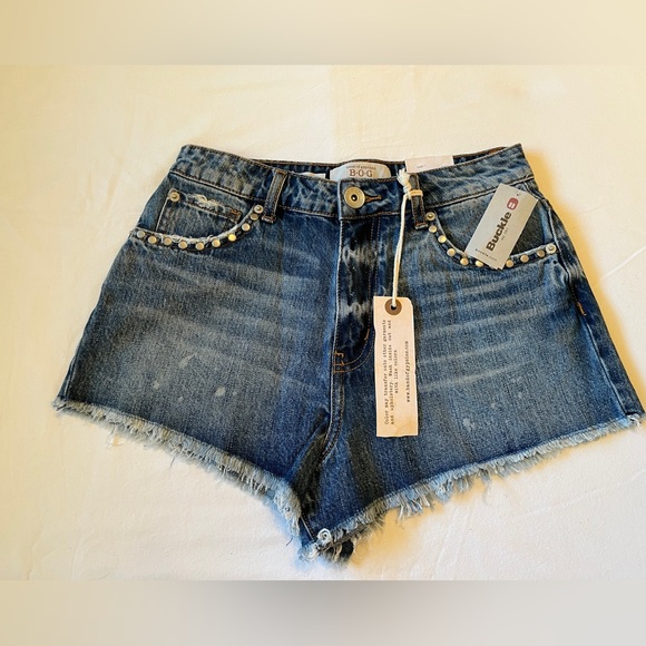 BOG Collective Buckle Charlotte Distressed Jean Shorts with Rivets Size 26 NWT - Picture 3 of 10
